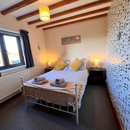 4 Bedroom Detached Farmhouse Mountain Views Beaumaris Exterior photo