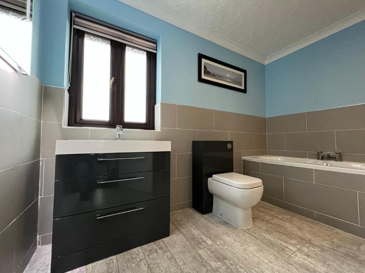 4 Bedroom Detached Farmhouse Mountain Views Beaumaris Exterior photo