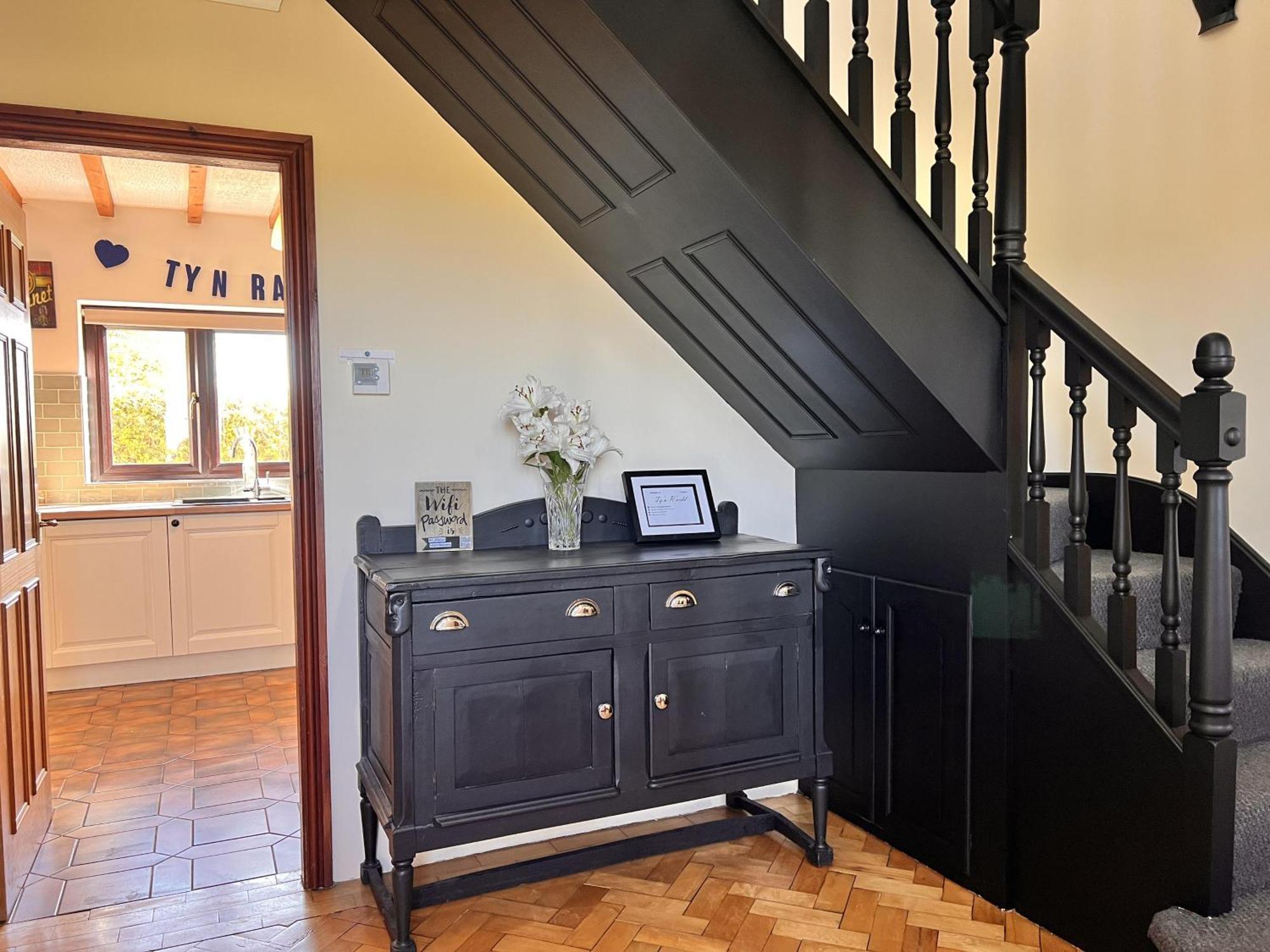 4 Bedroom Detached Farmhouse Mountain Views Beaumaris Exterior photo